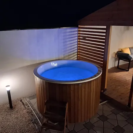 Villa Wooden Cardinals *