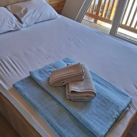 Villa Wooden Cardinals Skopje