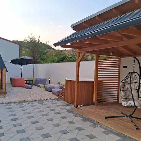 Villa Wooden Cardinals Skopje