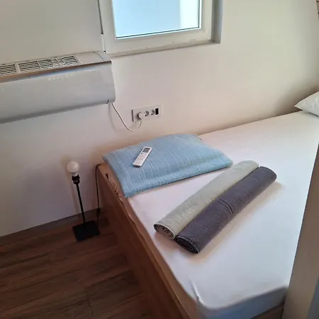 Villa Wooden Cardinals Skopje