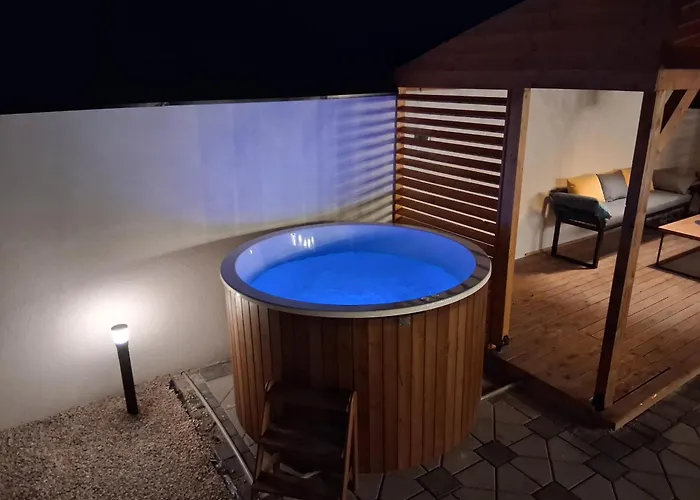 Villa Wooden Cardinals *