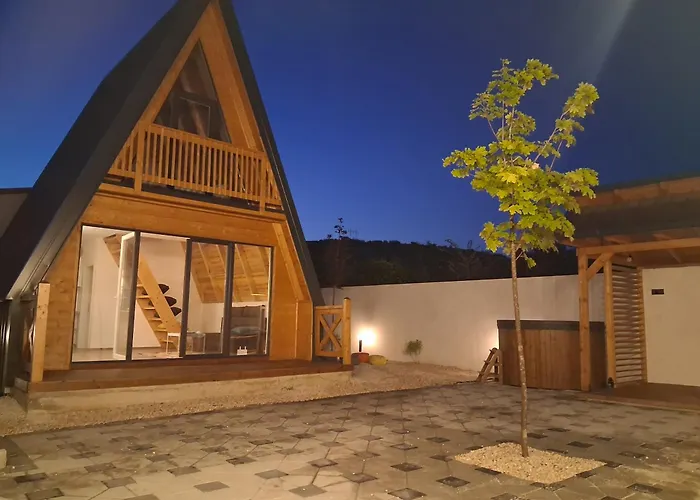 Villa Wooden Cardinals *