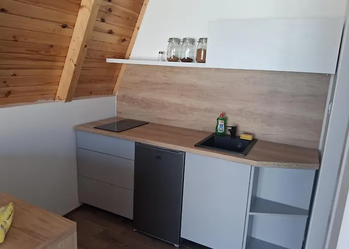 Wooden Cardinals Szkopje