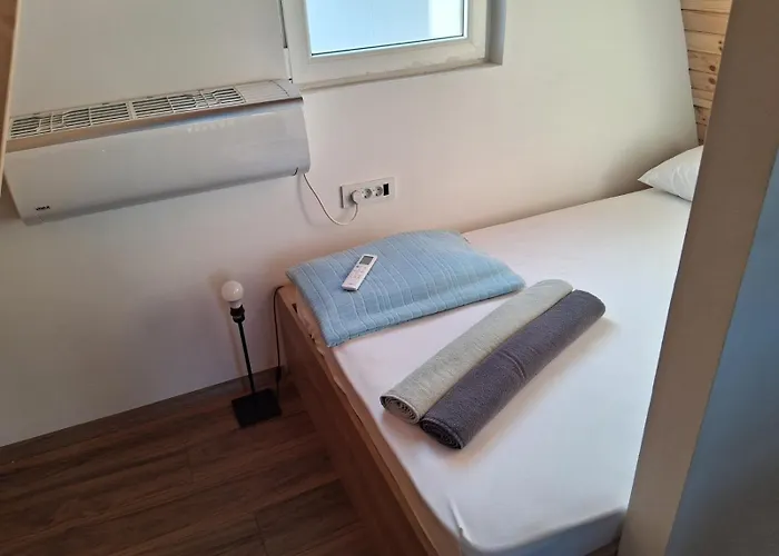 Villa Wooden Cardinals Szkopje